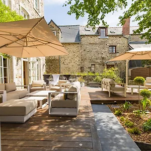 *** Hotel Le D'avaugour Francia